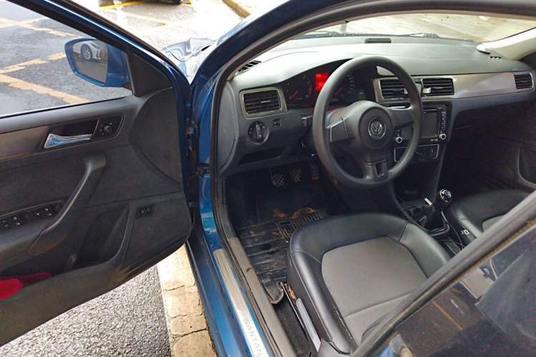 Used Volkswagen Santana 2013 1.6L Manual Comfort Edition Driver Seat