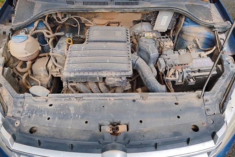 Used Volkswagen Santana 2013 1.6L Manual Comfort Edition Engine Bay