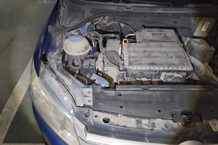 Used Volkswagen Santana 2013 1.4L Manual Comfort Edition Engine Bay Right