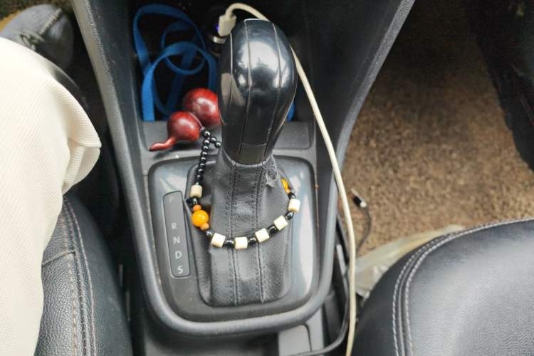 Used Volkswagen Santana 2013 1.6L Automatic Fashion Edition Gear Lever