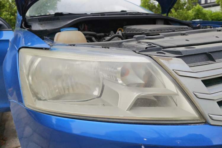 Used Volkswagen Santana 2013 1.6L Automatic Fashion Edition Right Front Headlight