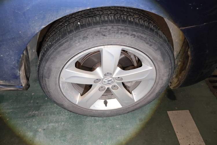 Used Volkswagen Santana 2013 1.4L Manual Comfort Edition Right Front Wheel Hub