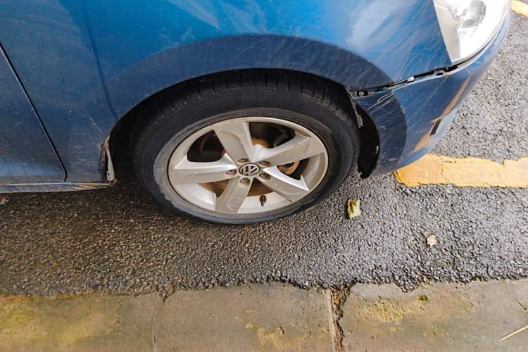 Used Volkswagen Santana 2013 1.6L Manual Comfort Edition Right Front Wheel Hub