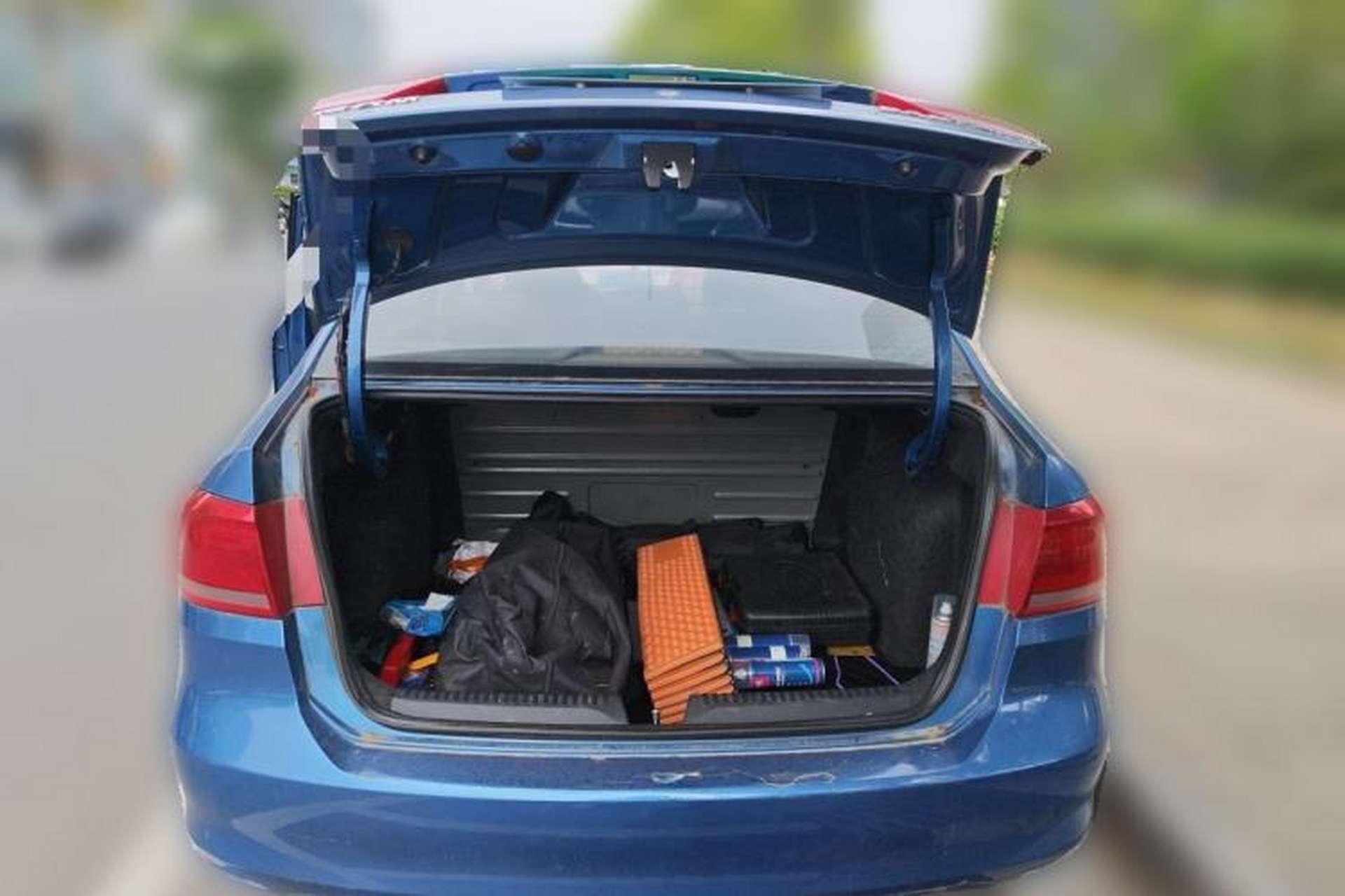 Used Volkswagen Santana 2013 1.6L Automatic Fashion Edition Trunk