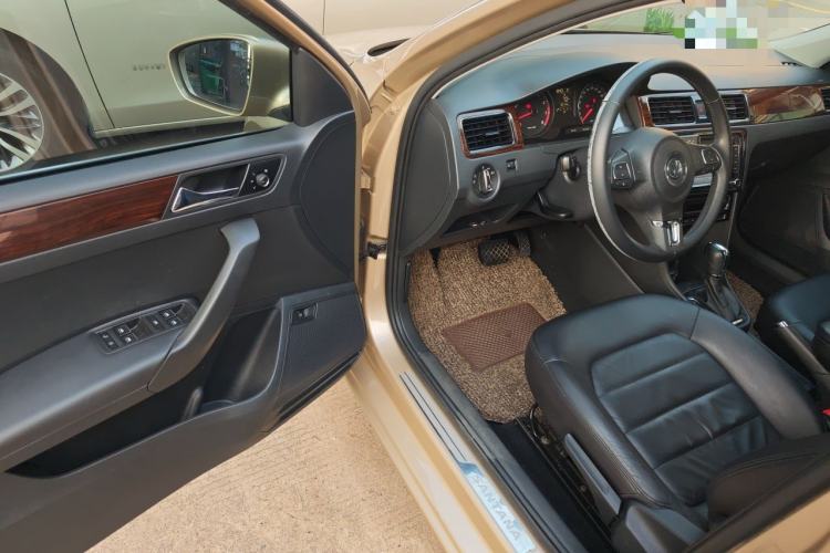 Used Volkswagen Santana 2013 1.6L Automatic Luxury Edition Driver Seat