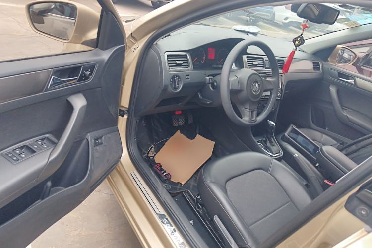 Used Volkswagen Santana 2013 1.6L Automatic Comfort Edition Driver Seat