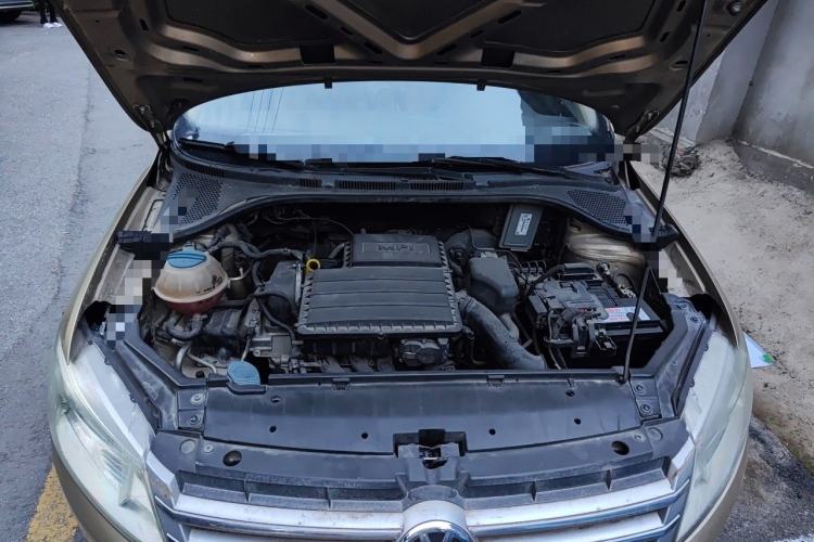 Used Volkswagen Santana 2013 1.6L Automatic Comfort Edition Engine Bay