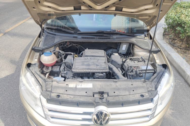 Used Volkswagen Santana 2013 1.6L Automatic Comfort Edition Engine Bay
