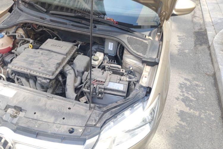 Used Volkswagen Santana 2013 1.6L Automatic Comfort Edition Engine Bay Left
