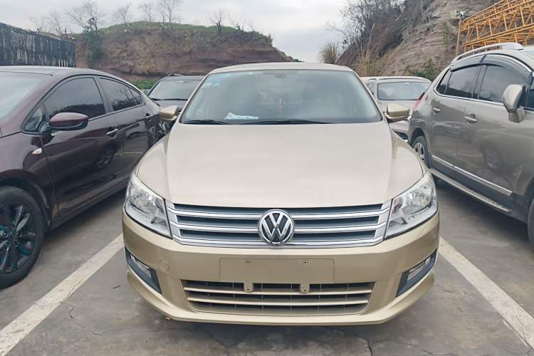 Used Volkswagen Santana 2013 1.6L Automatic Comfort Edition Front