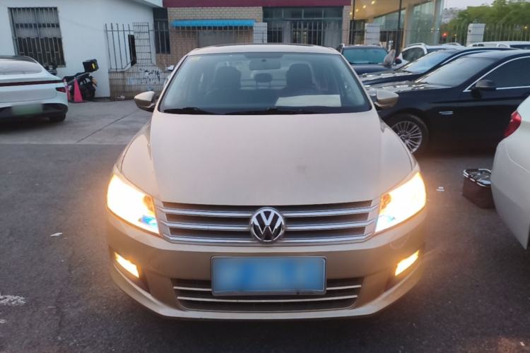 Used Volkswagen Santana 2013 1.6L Automatic Luxury Edition Front