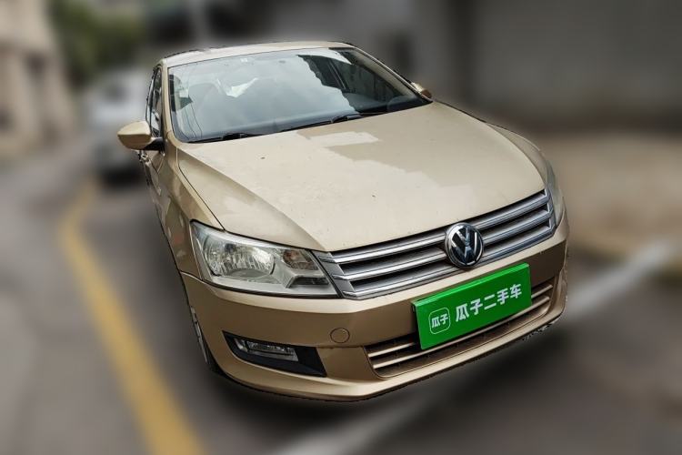 Used Volkswagen Santana 2013 1.6L Automatic Comfort Edition Front Right 45 Deg