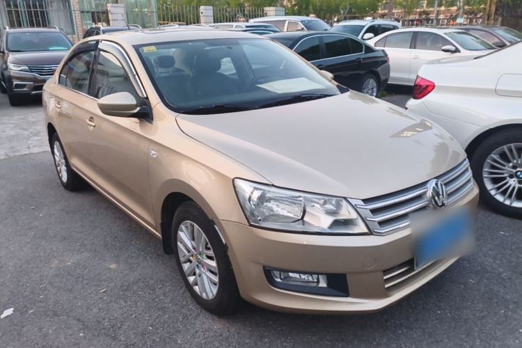 Used Volkswagen Santana 2013 1.6L Automatic Luxury Edition Front Right 45 Deg