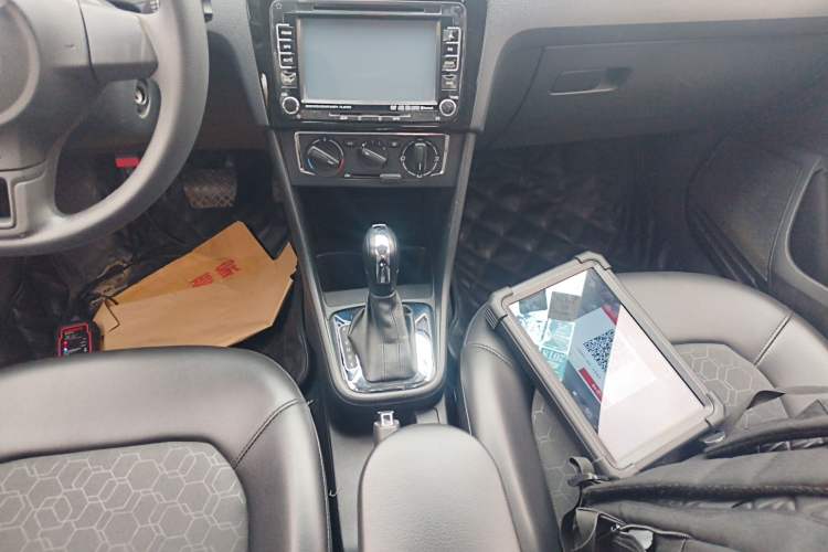 Used Volkswagen Santana 2013 1.6L Automatic Comfort Edition Gear Lever