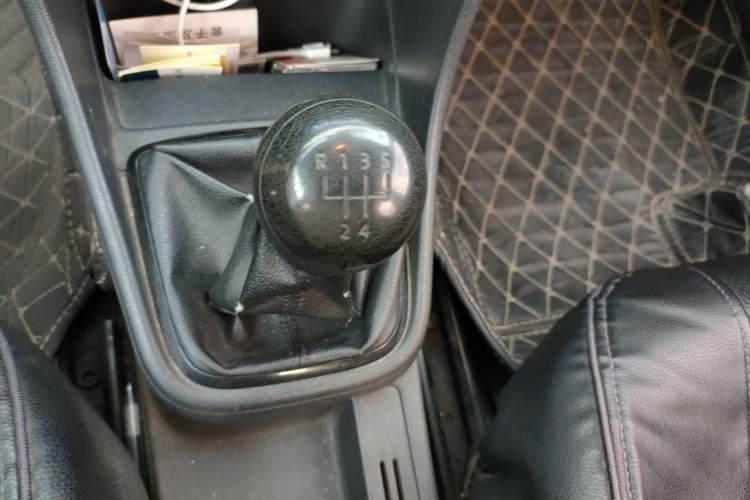 Used Volkswagen Santana 2013 1.6L Manual Fashion Edition Gear Lever
