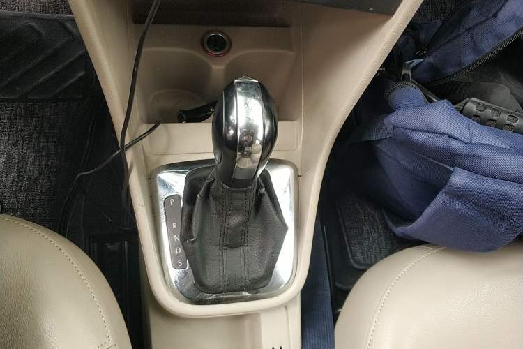 Used Volkswagen Santana 2013 1.6L Automatic Comfort Edition Gear Lever