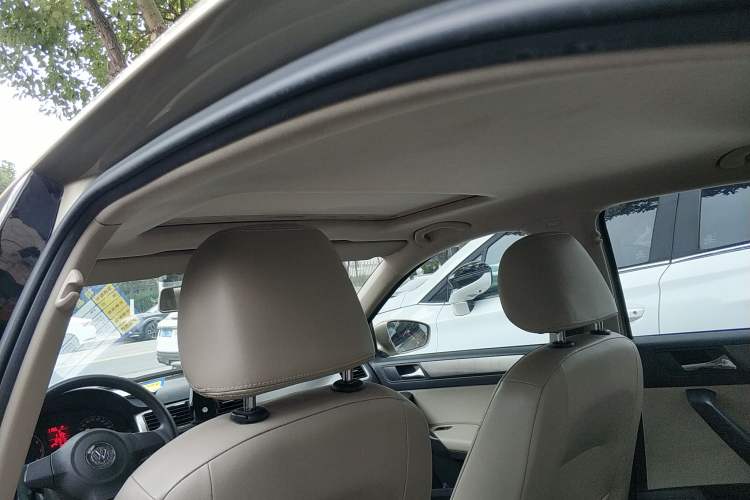 Used Volkswagen Santana 2013 1.6L Automatic Comfort Edition Headliner
