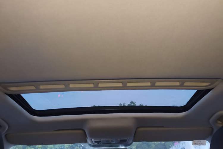 Used Volkswagen Santana 2013 1.6L Automatic Luxury Edition Headliner