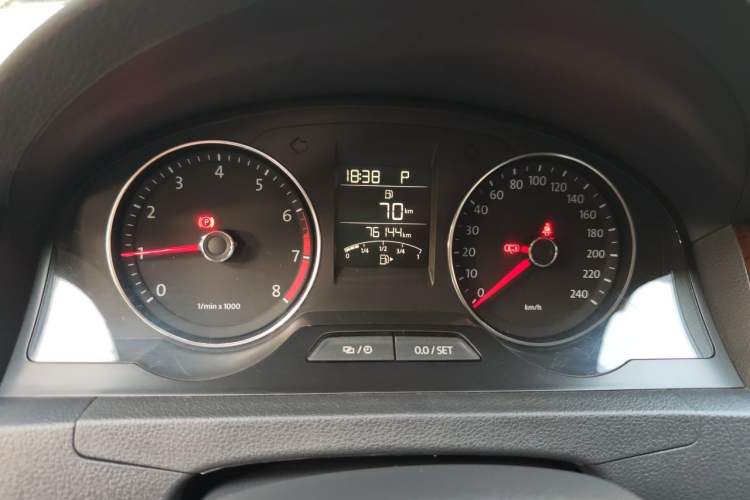 Used Volkswagen Santana 2013 1.6L Automatic Luxury Edition Instrument Cluster