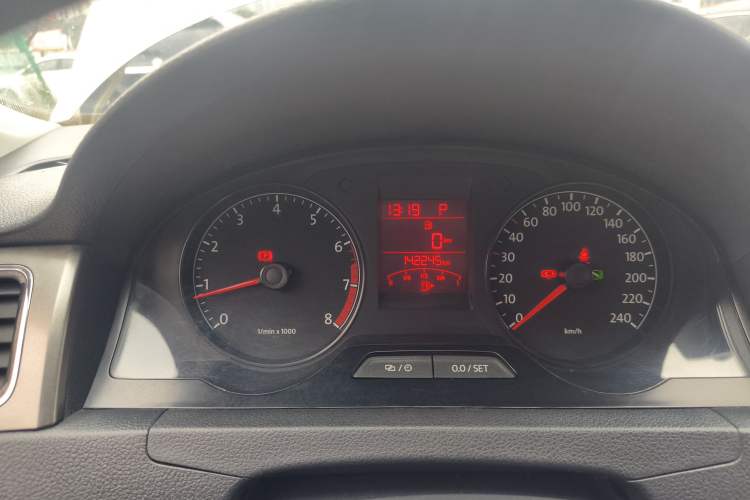 Used Volkswagen Santana 2013 1.6L Automatic Comfort Edition Instrument Cluster