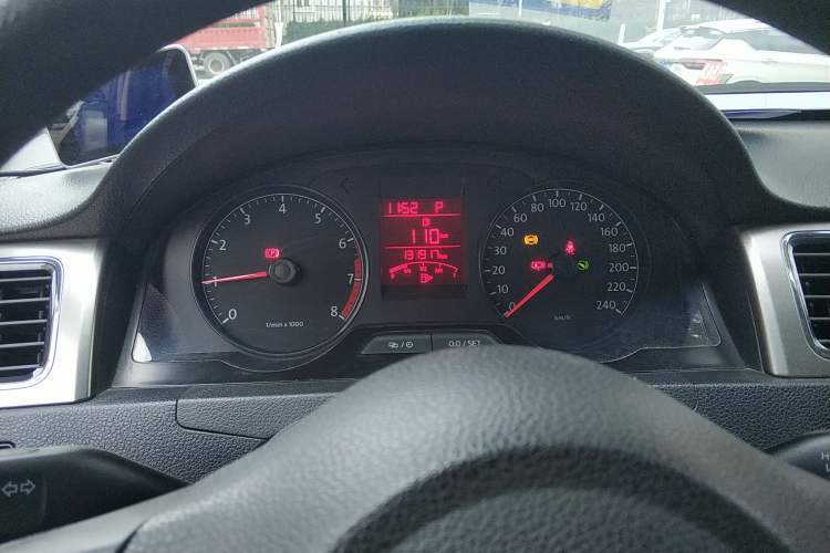 Used Volkswagen Santana 2013 1.6L Automatic Comfort Edition Instrument Cluster