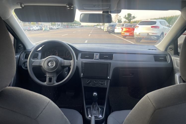 Used Volkswagen Santana 2013 1.6L Automatic Fashion Edition Interior 1