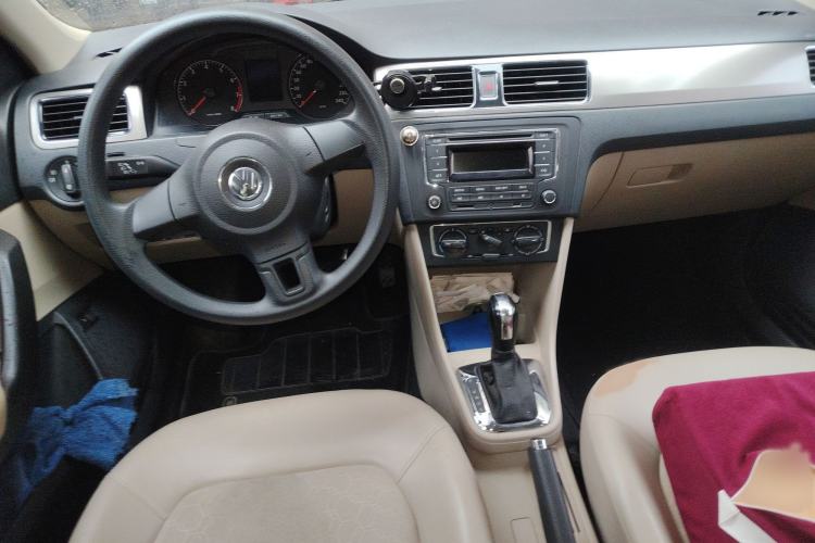 Used Volkswagen Santana 2013 1.6L Automatic Comfort Edition Interior 2