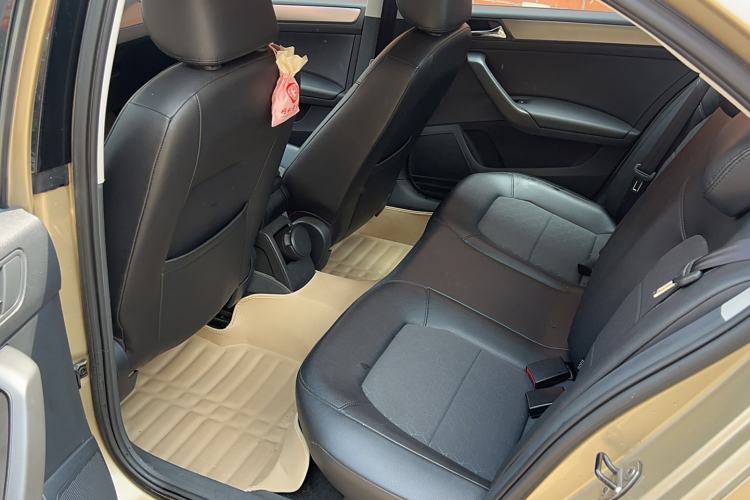 Used Volkswagen Santana 2013 1.6L Automatic Comfort Edition Interior 2