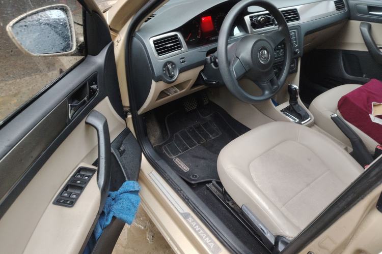 Used Volkswagen Santana 2013 1.6L Automatic Comfort Edition Interior 3