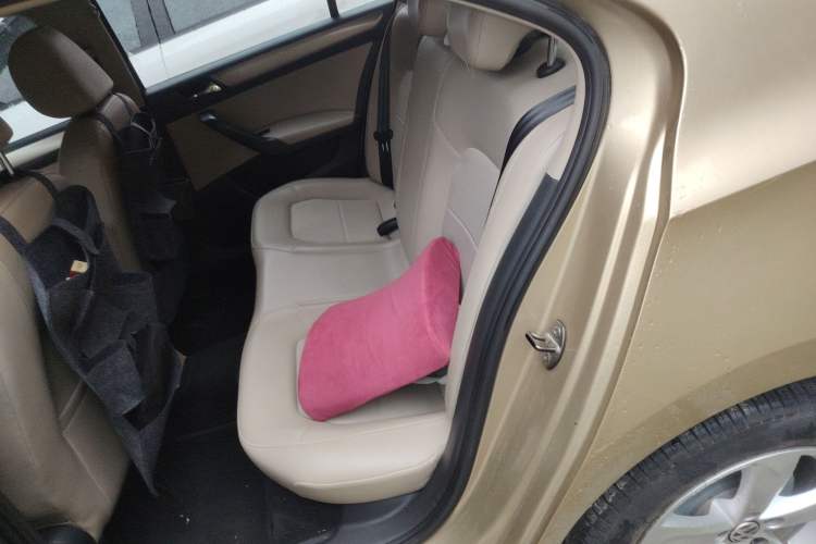 Used Volkswagen Santana 2013 1.6L Automatic Comfort Edition Interior 4