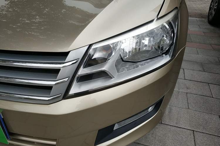 Used Volkswagen Santana 2013 1.6L Automatic Comfort Edition Left Front Headlight