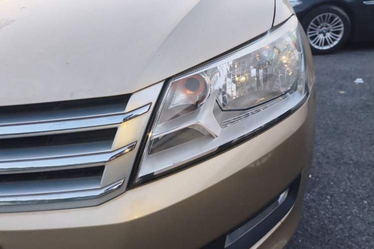 Used Volkswagen Santana 2013 1.6L Automatic Luxury Edition Left Front Headlight