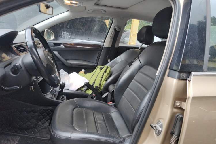 Used Volkswagen Santana 2013 1.6L Manual Luxury Edition Left Front Seat