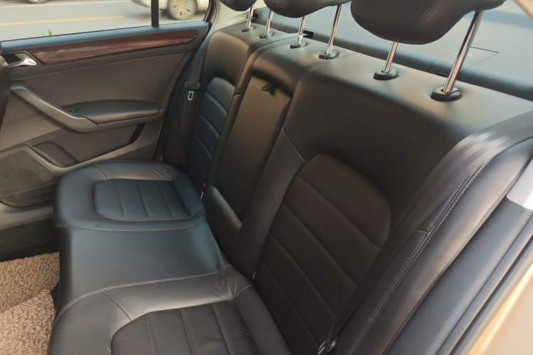 Used Volkswagen Santana 2013 1.6L Automatic Luxury Edition Left Rear Seat