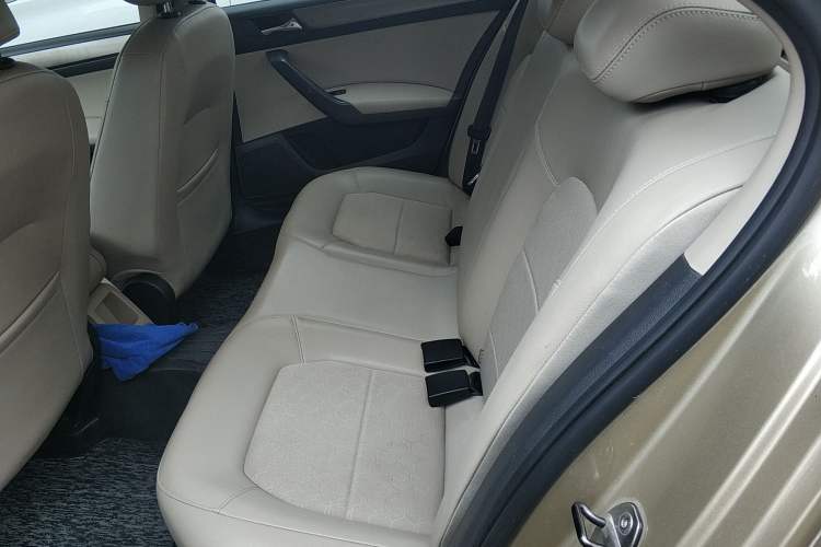 Used Volkswagen Santana 2013 1.6L Automatic Comfort Edition Left Rear Seat