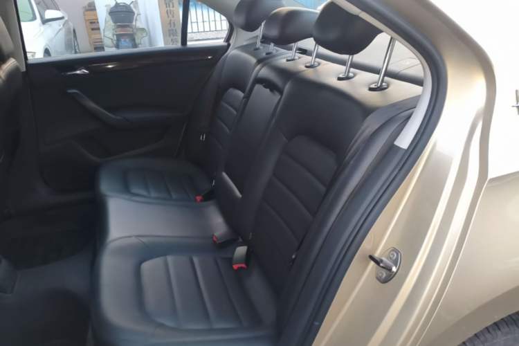 Used Volkswagen Santana 2013 1.6L Automatic Luxury Edition Left Rear Seat