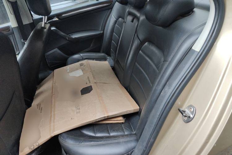 Used Volkswagen Santana 2013 1.6L Manual Luxury Edition Left Rear Seat