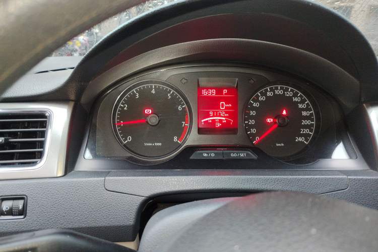 Used Volkswagen Santana 2013 1.6L Automatic Comfort Edition Odometer Close Up