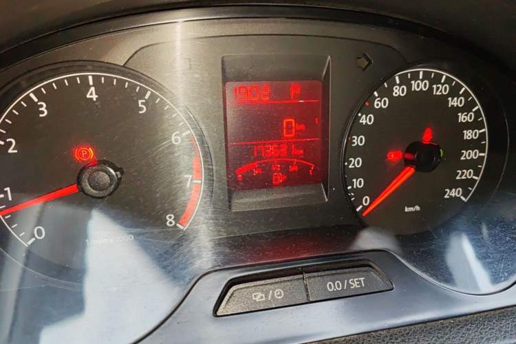 Used Volkswagen Santana 2013 1.6L Automatic Comfort Edition Odometer Close Up