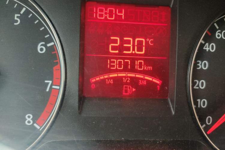 Used Volkswagen Santana 2013 1.6L Manual Fashion Edition Odometer Close Up