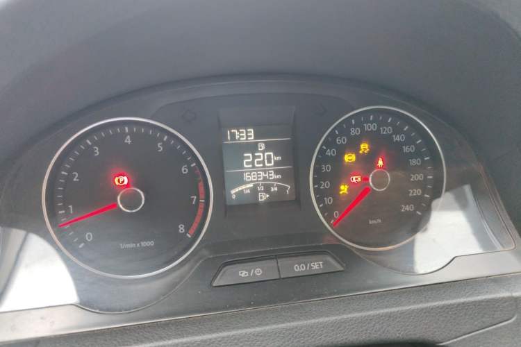 Used Volkswagen Santana 2013 1.6L Manual Luxury Edition Odometer Close Up