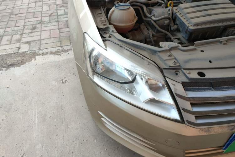 Used Volkswagen Santana 2013 1.6L Manual Fashion Edition Right Front Headlight