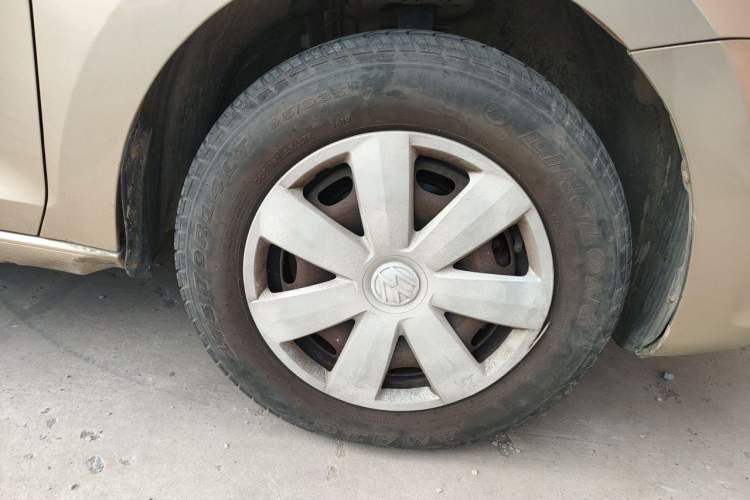 Used Volkswagen Santana 2013 1.6L Manual Fashion Edition Right Front Wheel Hub