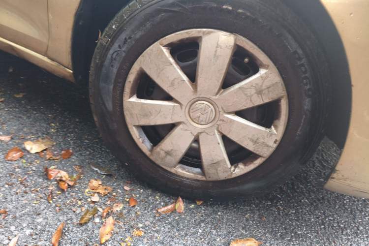 Used Volkswagen Santana 2013 1.6L Manual Fashion Edition Right Front Wheel Hub