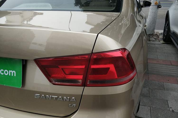 Used Volkswagen Santana 2013 1.6L Automatic Comfort Edition Right Rear Taillight