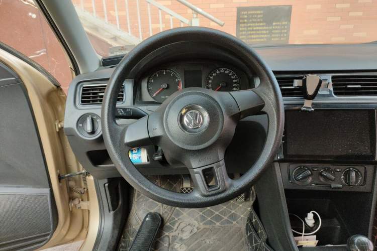 Used Volkswagen Santana 2013 1.6L Manual Fashion Edition Steering Wheel