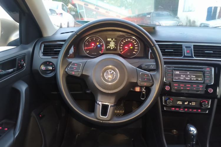 Used Volkswagen Santana 2013 1.6L Automatic Luxury Edition Steering Wheel