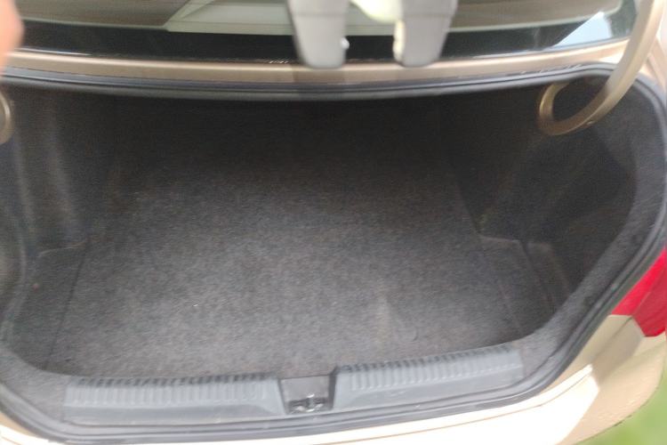 Used Volkswagen Santana 2013 1.6L Automatic Comfort Edition Trunk