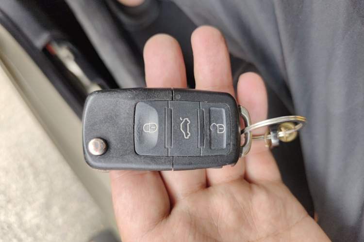 Used Volkswagen Santana 2013 1.6L Automatic Fashion Edition Vehicle Key
