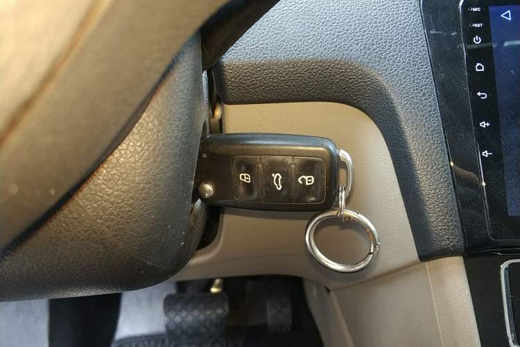 Used Volkswagen Santana 2013 1.6L Automatic Comfort Edition Vehicle Key